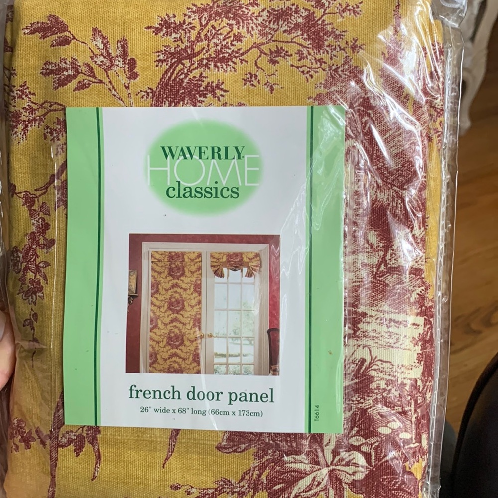 Waverly La Petite Ferme Spice Red Yellow Toile Rustic Rooster French Door Panel
